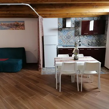 Vacanze Azzurra, Loredana E Trinacria Apartment *